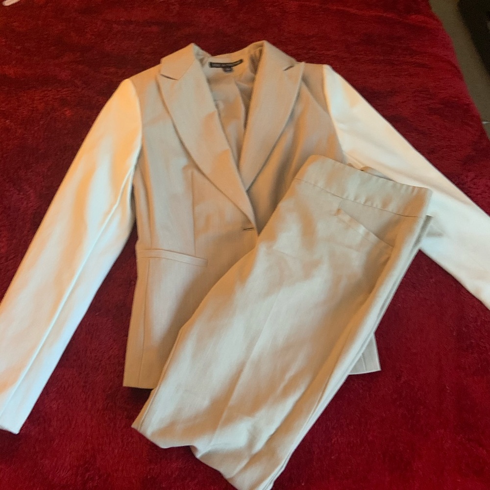 Unique pant suit